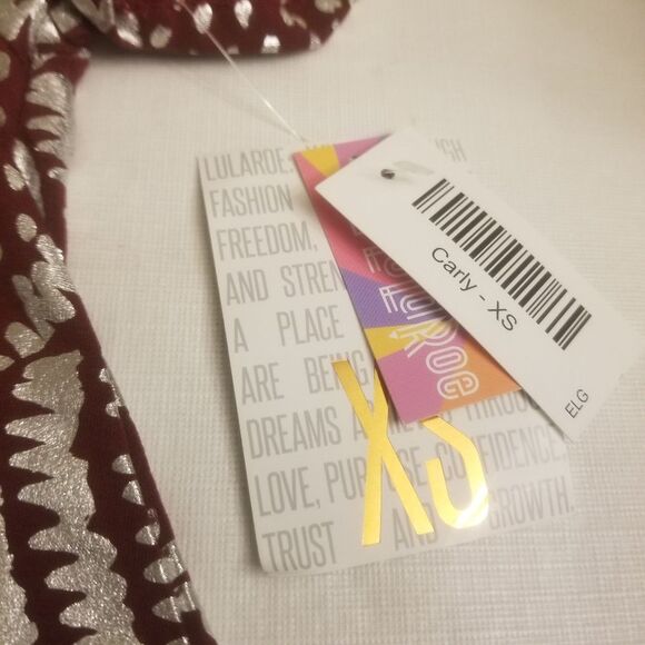 LuLaRoe Carly Short Sleeve Swing Dress Burgundy Silver Metallic Zigzag Sz XSmall - Picture 3 of 10